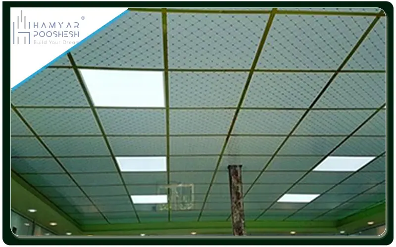 یکی از کاربردهای تایل سقفی پوشاندن تأسیسات و سیمکشیها است